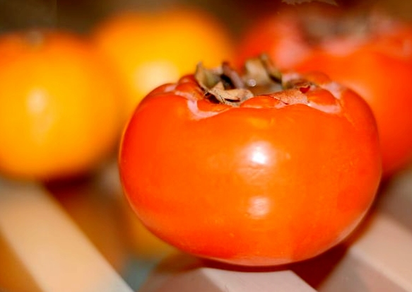 哺乳期能吃柿子吗？