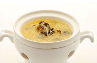 产后缺乳食谱：乌鸡凤尾蘑菇汤 