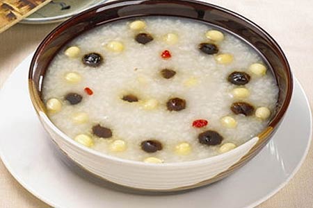孕早期应谨慎食用桂圆山楂粥