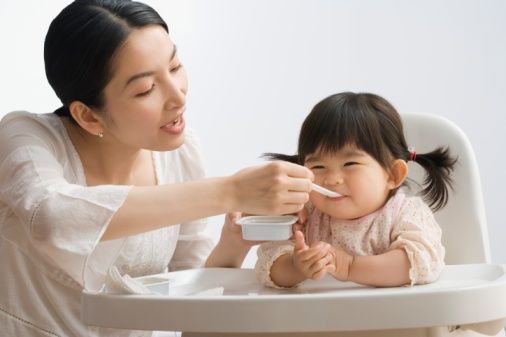 宝宝吃饭时间太久不利于健康