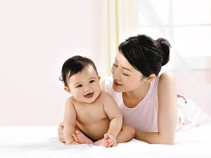 伊利奶粉 母乳喂养应坚持到孩子满2岁