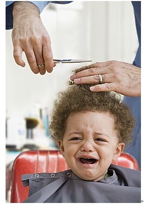 明一奶粉育儿专家：给宝宝剪头发