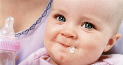 宝宝吐奶原因以及预防治疗