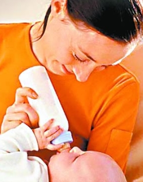 如何避免宝宝吐奶？