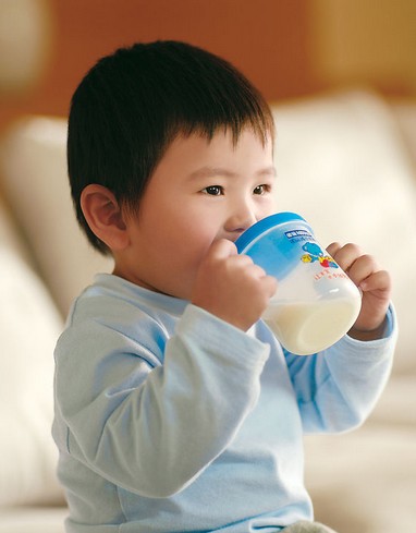 专家提示：水解配方奶粉帮助宝宝抵抗过敏