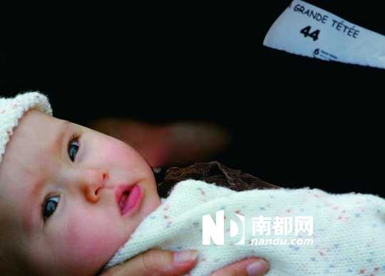 香港政府鼓励母乳喂养，计划限制奶粉业