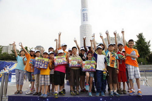 “史上最大奶盒火箭”空降朝阳公园