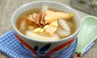 秋季养生汤推荐：响螺肉薏米煲瘦肉汤