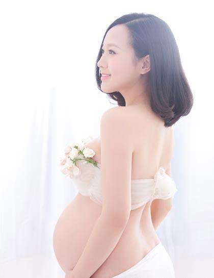 潘长江女儿潘阳怀孕照