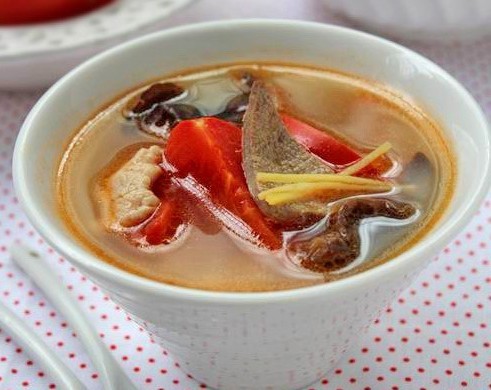 养肝食谱：番茄猪肝汤