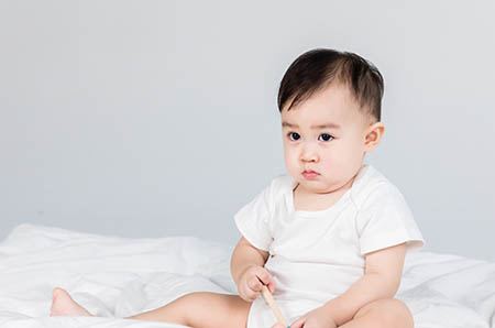乳痂对宝宝的危害有哪些？