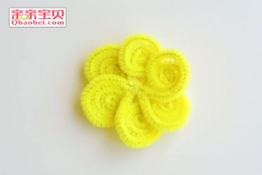 扭扭棒小花制作过程5