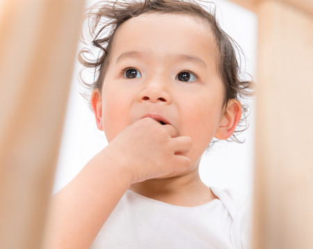 儿童过敏性鼻炎症状表现_还会-鼻塞-打喷嚏-症状-