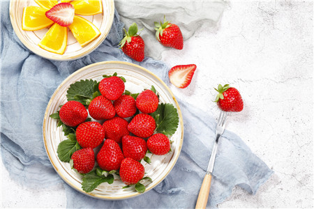 减肥可以吃草莓吗