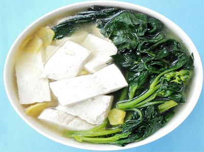  产后减肥瘦身汤：茼蒿豆腐汤