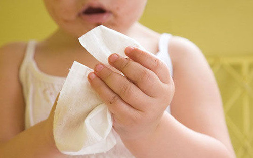 使用危险防腐剂不违法 婴儿湿巾真的卫生吗