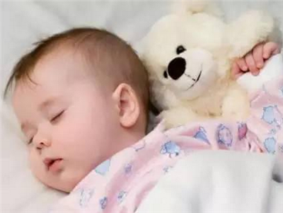 婴儿睡觉惊醒怎么办