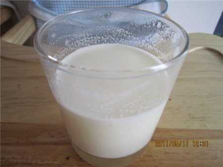 配方奶粉能加糖吗？ 别走进奶粉喂养误区