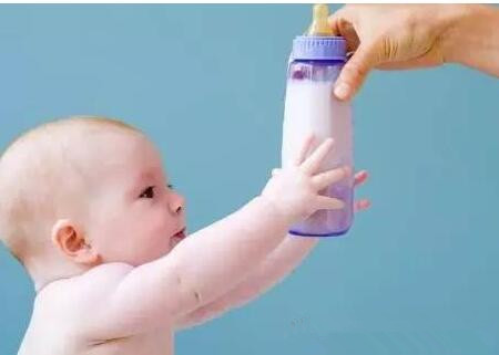 宝宝喝什么奶最好？营养师是这么说的