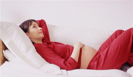 怀孕21周可以平躺睡吗