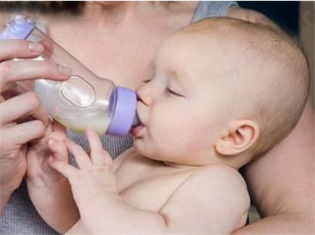 宝宝长牙不喝奶怎么办？