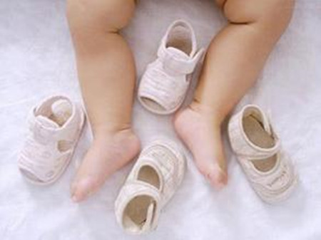 儿科医生坚决反对宝宝穿这种鞋，它对宝宝的伤害太大了！