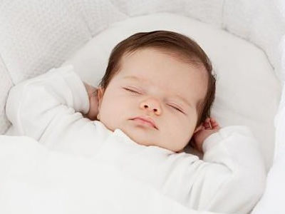 新生儿吐奶可以用枕头吗