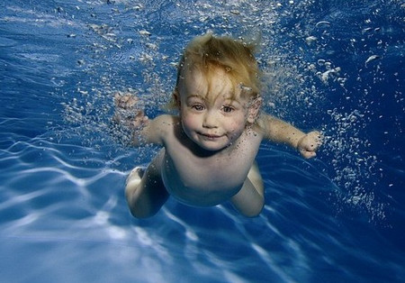 宝宝游泳有什么好处，爸爸妈妈应该注意哪些问题？