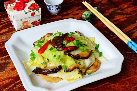 香菇炒卷心菜