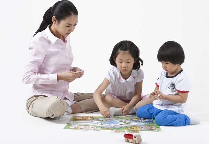 如何教宝宝搭积木