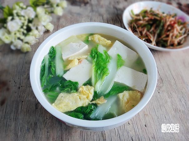白菜鸡蛋豆腐汤