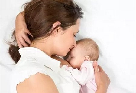为啥你一定要亲喂宝宝？37度的母乳才是最好的爱！