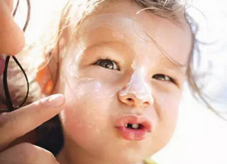 年年折腾防晒，99%的宝宝竟被“防”错了