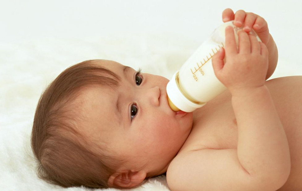 为什么不能给1岁以内的宝宝喝纯牛奶