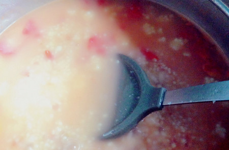 分步图说宝宝辅食28：番茄瘦肉小米疙瘩汤