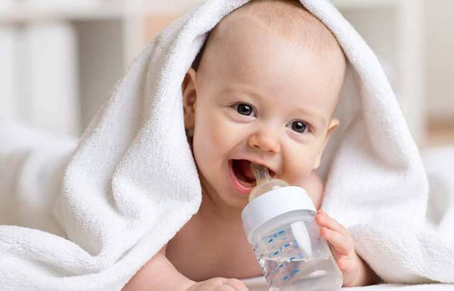 喝水中毒了？宝宝喝水的量、时间、温度，你都知道吗？