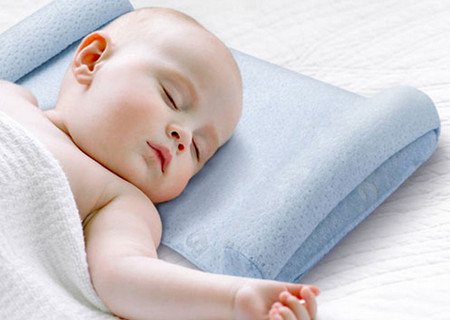 宝宝到底要不要用枕头？99%的妈妈都错了