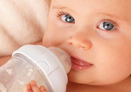 每个新妈妈都会问的：宝宝吐奶怎么办?