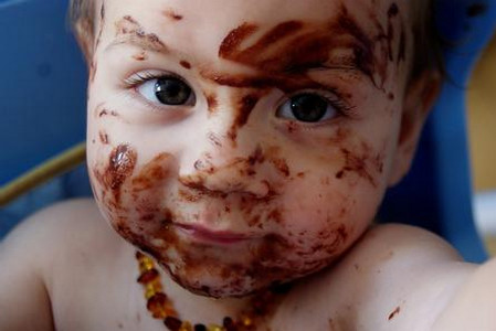 巧克力别喂给3岁以下的宝宝！背后的原因让这八大危害告诉您……