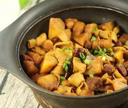 土豆千张结烧肉的做法 有滋有味的暖身菜