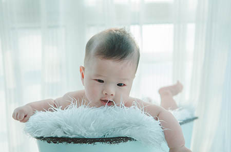 婴儿腹胀能吃奶粉吗