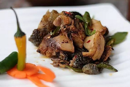 香辣下饭的湖南菜——辣椒炒乌鸡的做法