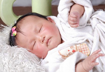 宝宝睡眠如何调理 一张健康宝宝的睡眠表