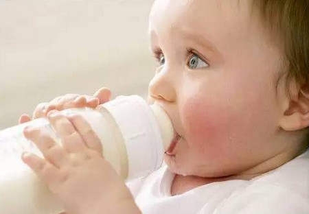 你家给娃喝配方奶的方法，全都弄对了吗？