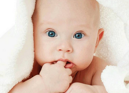 新生儿99%的鹅口疮是因分娩造成的？