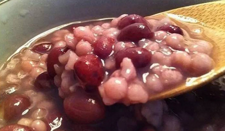 千万别这么喝红豆薏米粥，反而湿气更重！