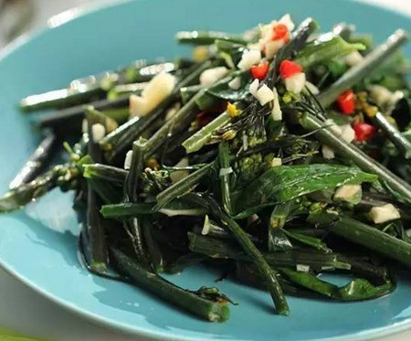 可别小看红菜薹，常吃排毒抗衰老，尤其是女人要多吃