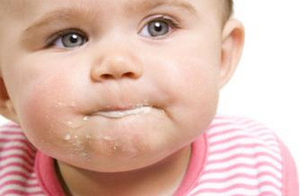 婴儿吐奶（胃食道反流）应该怎么处理？