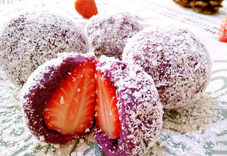 好看、好吃又好玩的健康小零食--紫薯椰蓉草莓球