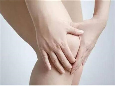 女性膝盖酸痛怎么解决